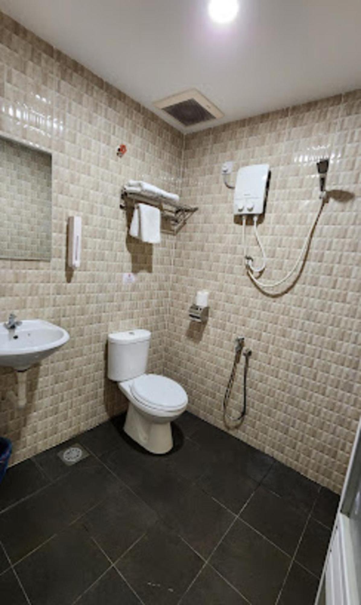 Sam Hotel Sitiawan Eksteriør bilde